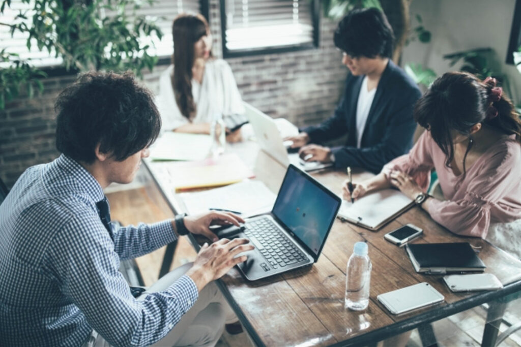 社内情報共有、更新作業写真